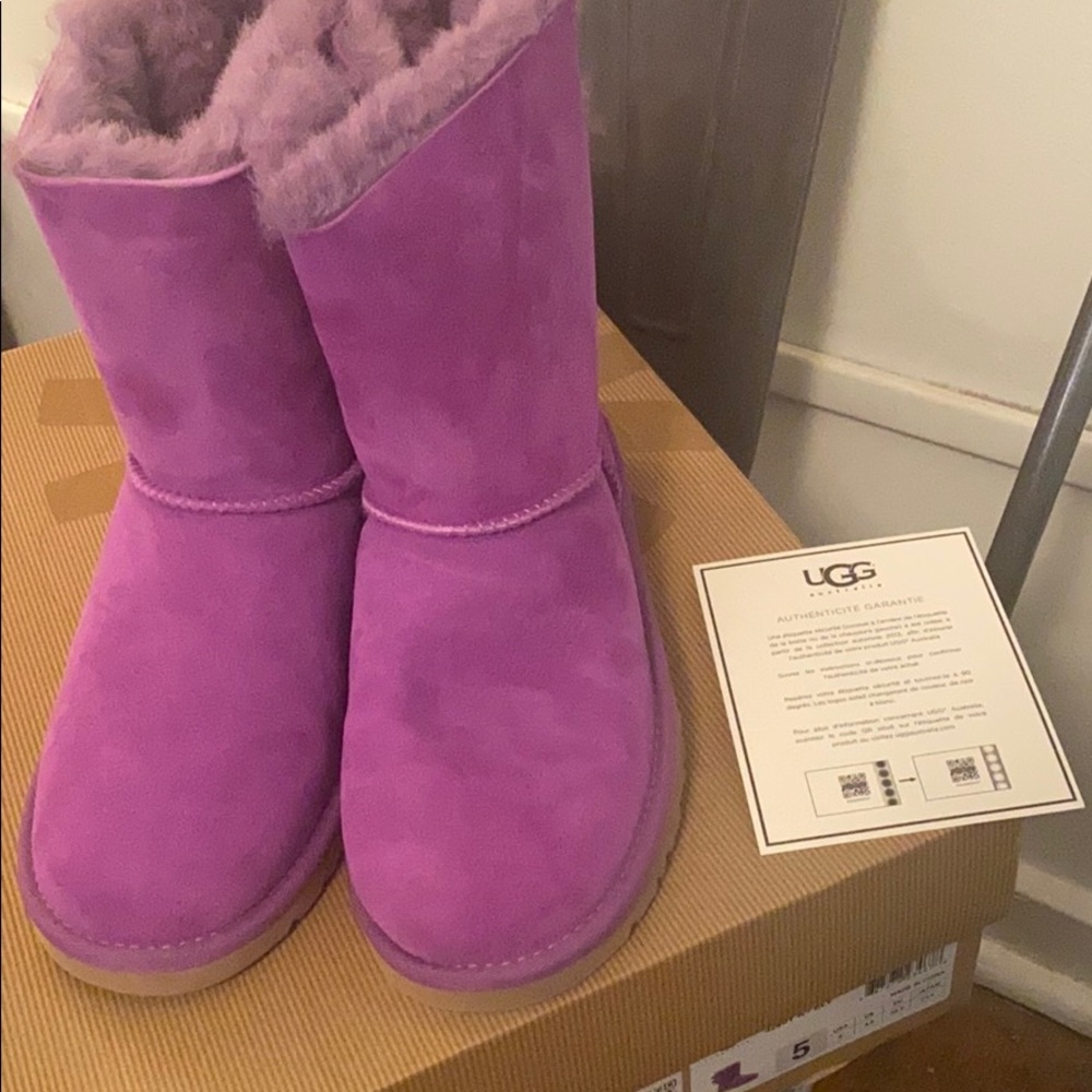 ✨Brand New Purple Ugg’s with Bows✨